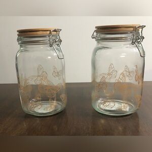 Dolly butterfly 2 PCs Clamp jar butterflies graphics w/ wood lid buckle. 50oz